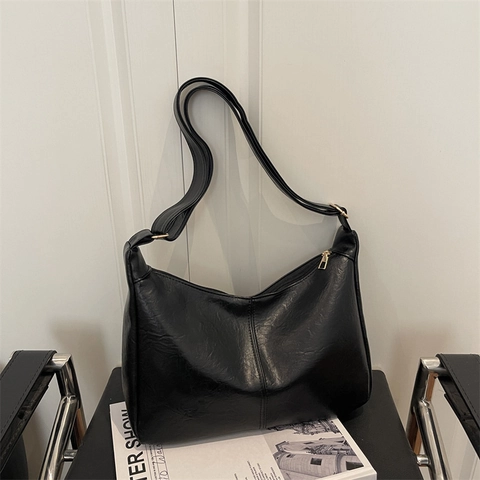 Minimalist PU Leather Underarm Bag For Women Vintage Hobo Shoulder Bag With Adjustable Strap Solid Color Commuter Tote Bag
