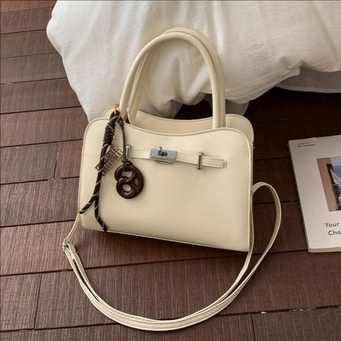 Sac À Bandoulière Pour Femme En Cuir PU Grainé Rétro Minimaliste Sac À Main Élégant Avec Fermoir Rotatif Argenté
