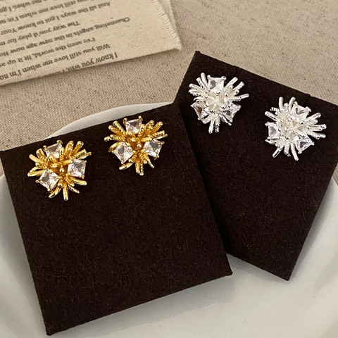 Vuurwerk Ster Oorknopjes Koper Met Zirkoon Inleg Geometrisch Onregelmatig Ontwerp Woon-Werkverkeer Licht Luxe Mode Voor Vrouwen