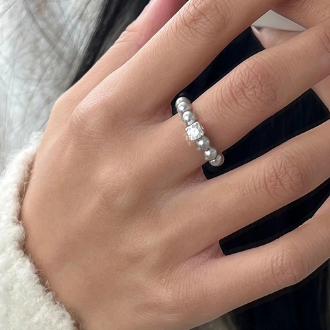 Elegant Beaded Artificial Pearl Ring With Square Zircon Crystal Centerpiece Fashion Niche Style Jewelry For Women