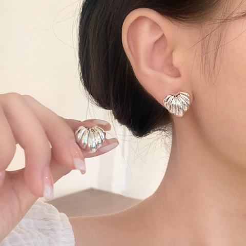 Heart Stud Earrings With 925 Sterling Silver Earring Post Copper Ripple Texture Shell Design Elegant Vintage Jewelry For Women