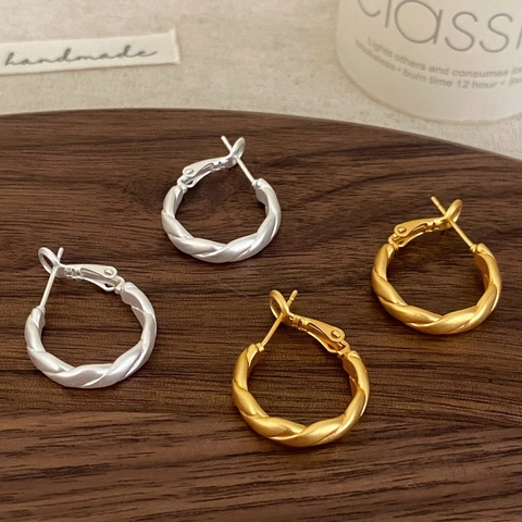 Orecchini A Cerchio Intrecciati Opachi Rame Minimalisti Eleganti Accessori Di Moda Per Donne
