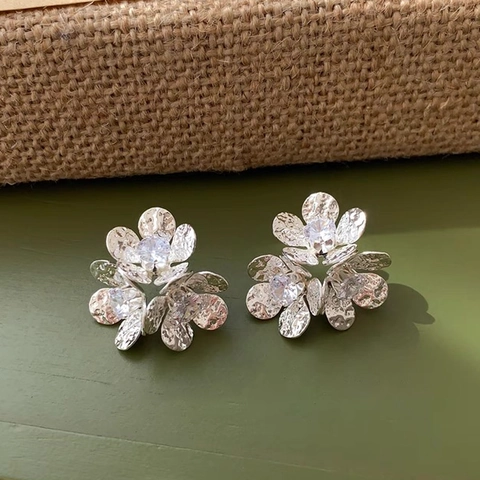Flower Cluster Stud Earrings Copper With Zircon Hammered Texture Vintage Elegant Luxury Jewelry For Women