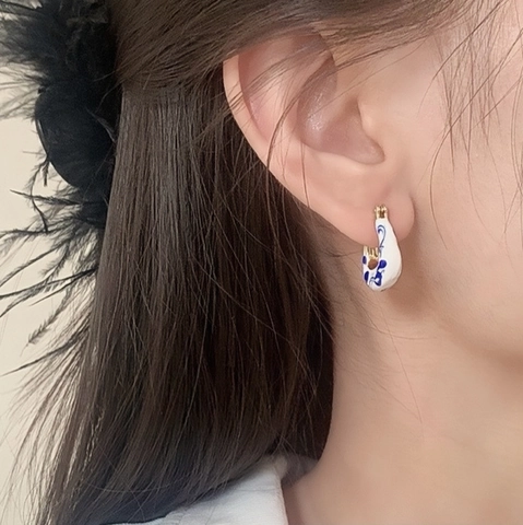 Vintage Heart Or U Shape Hoop Earrings Copper 14K Gold Plated Blue And White Porcelain Enamel Elegant For Women