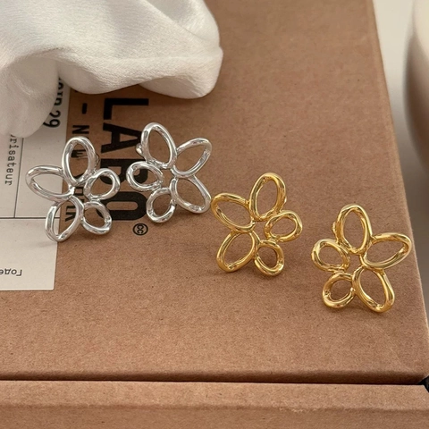 Hollow Flower Stud Earrings Minimalist Five Petal Copper 18K Gold Plated Elegant Jewelry For Women