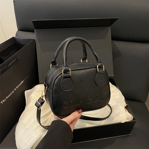 Bolso Bandolera de Concha de Cuero PU Retro Para Mujer Minimalista Color Sólido Con Relieve Bolso de Mano Con Correa de Hombro Ajustable Bolso Boston Pequeño