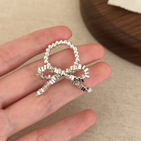 Eleganter Schleifenring Versilbertes Kupfer Perlenarmband Texturierter Crushed Silver Stil Minimalistischer Schicker Schmuck Für Frauen