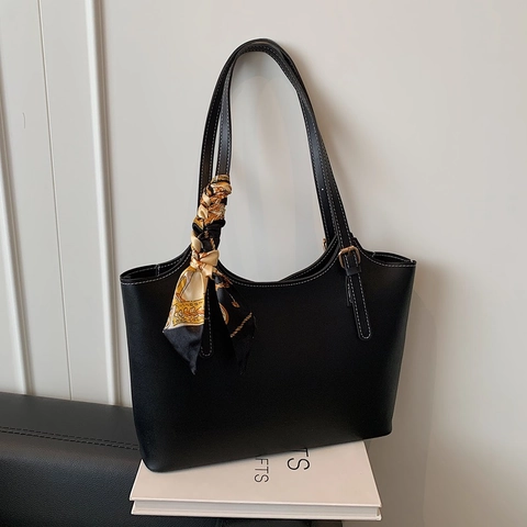 Große Kapazität PU Leder Tote Bag Damen Mit Satinnschal Dekor Mode Pendeln Schulter Handtasche
