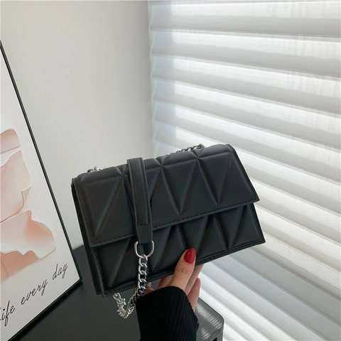 Sac À Bandoulière Matelassé Motif Triangle Cuir PU Chaîne Argentée Élégant Flip Top Sac À Main Pour Femmes