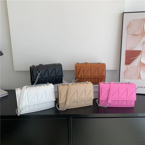 Sac À Bandoulière Matelassé Motif Triangle Cuir PU Chaîne Argentée Élégant Flip Top Sac À Main Pour Femmes