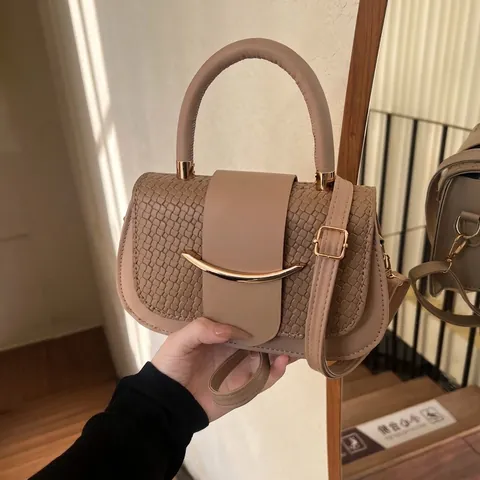 Women's Fashion Woven PU Leather Shoulder Bag Metal Decoration Square Crossbody Handbag Stylish Daily Commuting Purse