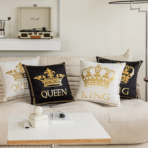 Funda de Almohada de Peluche Corto Corona Dorada Patrón King Queen Funda de Cojín Cuadrada para Sofá Decoración Hogar 45x45cm