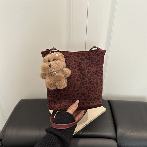 Dames Retro Luipaardprint Emmer Tas Suède-Look Stof Kleine Crossbody Schoudertas Met Pluche Hond Hanger Voor Dagelijkse Mode