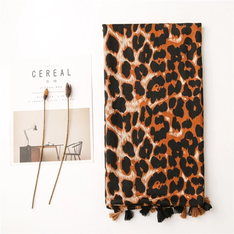 Sjaal Met Luipaardprint Lichtgewicht Polyester Sjaal Met Kwastjes Modieuze Wikkeldoek Voor Dames