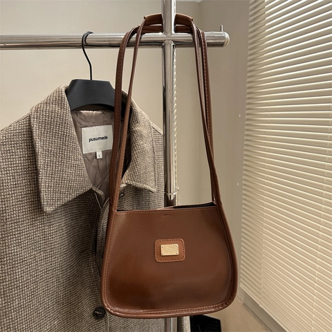 Underarm Tasche PU Leder Minimalistische Schultertasche Mit Goldener Metallplatte Für Damen Pendler Stil Einfarbig