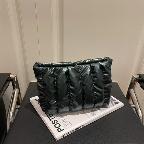 Borsa Cosmetica a Nuvola Plissettata di Moda Grande Capacità Pochette da Viaggio Trapuntata Donna Raso Metallizzato Lucido