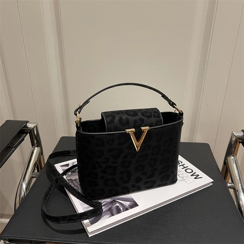 Leopardenmuster Damen Umhängetasche Mode Kunstleder Handtasche Gold V Metallschnalle Schultertasche Für Tägliche Mode