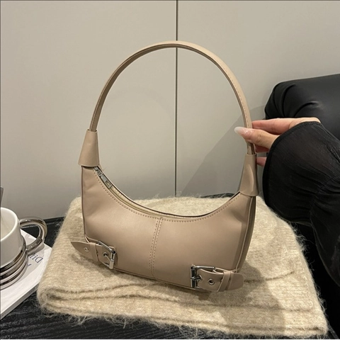 Niche Ontwerp Halve Maan Hobo Schoudertas PU Leer Metalen Gesp Decor Minimalistische Okseltas Voor Vrouwen