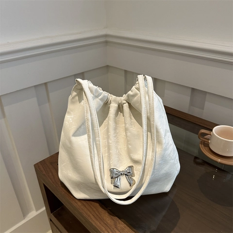 Korean Fashion Women PU Leather Tote Bag Wrinkled Texture With Silver Bowknot Large Capacity Shoulder Bag Handbag