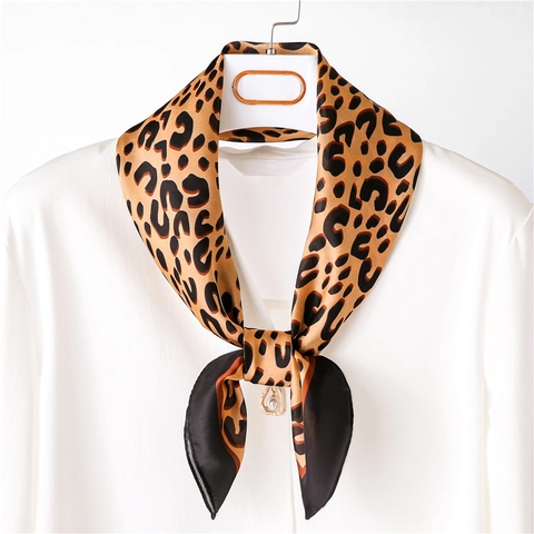 Pañuelo Cuadrado Mujer Satén Estampado Leopardo Elegante Pañuelo Para Ropa Profesional De Oficina Bufanda Decorativa Ligera