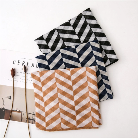 Women Fashion Polyester Shawl Scarf With Chevron Geometrical Print Soft Lightweight Sun Protection Wrap For Casual Beach Wear