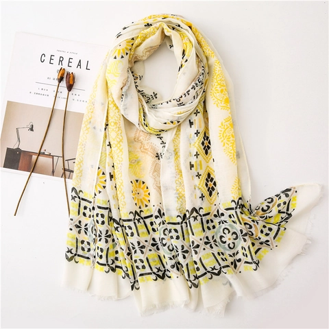 Bohemian Ethnic Print Shawl Scarf Cotton Linen Polyester Blend Bronzing Detail Tassels For Sun Protection Beach Travel
