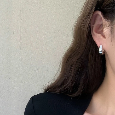 Orecchini A Cerchio Grandi A Forma Di U Con Perno In Rame Gioielli Minimalisti Lucidati Per Donna