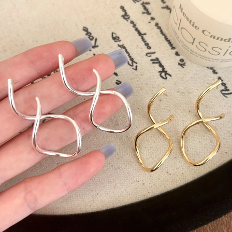 Twisted Geometric Ear Studs With Copper Earring Post Spiral Mobius Loop Minimalist Light Luxury Jewelry For Women