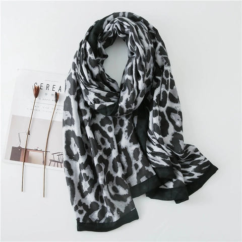 Sciarpa Leopardata Alla Moda Da Donna Grande Scialle Animalier In Morbido Cotone Satinato Accessorio Elegante