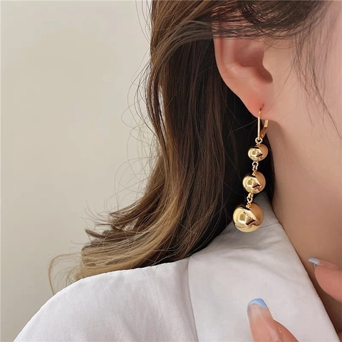 Pendientes Colgantes Triple Bola Graduada Cobre Pulido Alto Brillo Liso Largo Dangle Cierre Palanca Minimalista Moda Accesorio