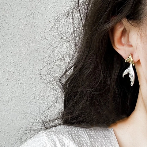 Pendientes De Botón Cola De Pez Contraste Oro Y Plata Cobre Con Poste De Plata Joyería De Moda Sencilla Para Mujer