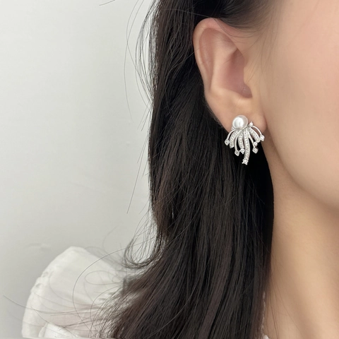 Irregular Fireworks Fan Stud Earrings With Artificial Pearl Zircon Alloy Copper Earring Post Elegant Niche Jewelry For Women