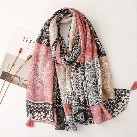 Women's Bohemian Geometric Paisley Print Scarf Polyester Satin Long Shawl With Fringe Tassel Beach Sunshade Wrap Scarf