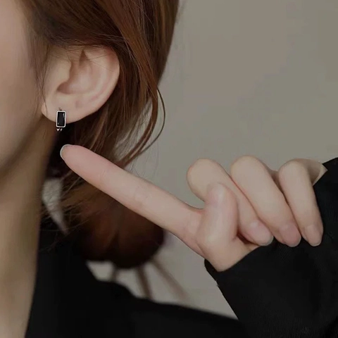 Orecchini A Cerchio Huggie Rettangolari Geometrici Rame Intarsio Nero Gioielli Di Moda Minimalisti Per Donne