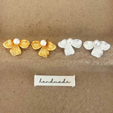 Hammerschlag Blumen Muschelperle Ohrstecker Kupfer Material Eleganter Retro Stil Täglicher Schmuck Für Damen