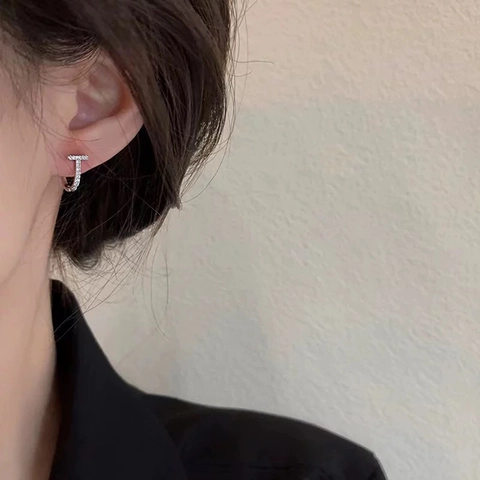 Pendientes De Aro En Forma De T De Cobre Con Micro Pavé De Circonita Y Poste De Plata Joyería Para Mujer