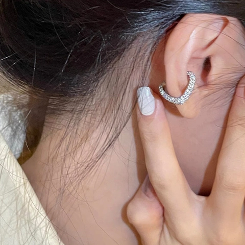 Ear Cuff A Forma Di Cuore Ottone Zircone Micro Pavé Clip Senza Buco Orecchino Moda Semplice Elegante Donna