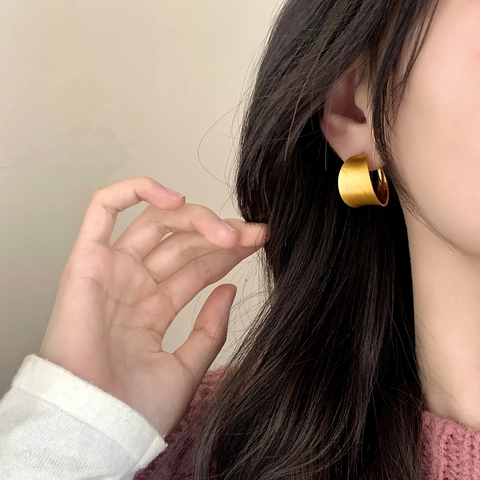 Orecchini A Cerchio A Forma Di C Minimalisti In Rame Spazzolato Opaco Geometrici Per Donna