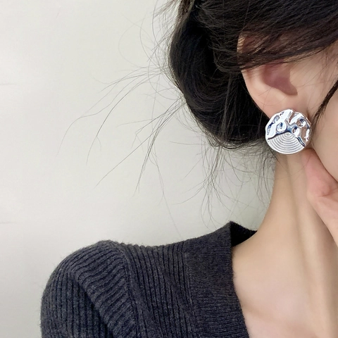 Minimalistische Runde Ohrstecker Unregelmäßige Gehämmerte Messingstruktur Geometrisches Chic Vintage Design Für Frauen Mit Kupfer Ohrstift