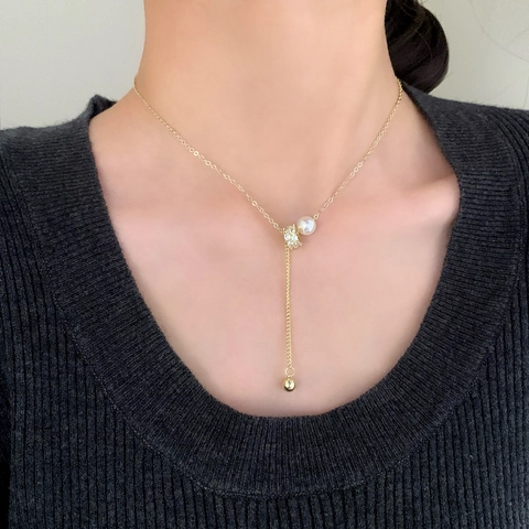 Elegante Shell Künstliche Perle Y-Förmige Halskette Kupfer Vergoldet Mit Zirkon Quaste Minimalistischer Schmuck Für Frauen