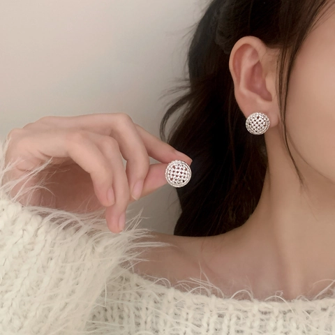 Pendientes De Botón Con Bola Tejida Hueca De Cobre Geométricos Elegantes Joyas De Lujo Ligeras Para Mujer Diseño Minimalista
