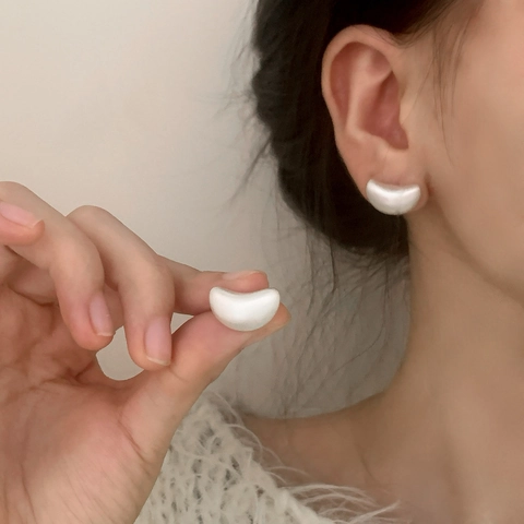 Orecchini A Bottone Chicco Di Rame Spazzolato Opaco Forma Di Luna Geometrica Minimalista Stile Retrò Francese Per Donne