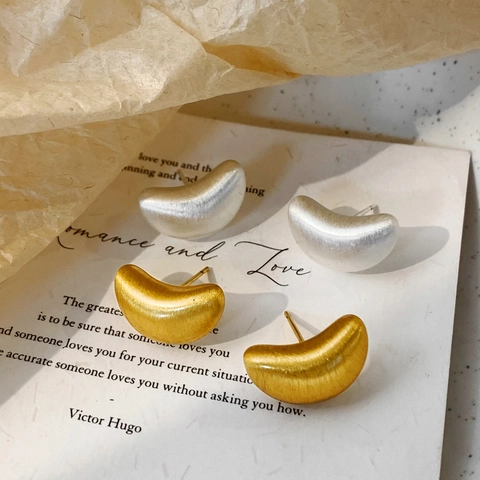 Orecchini A Bottone Chicco Di Rame Spazzolato Opaco Forma Di Luna Geometrica Minimalista Stile Retrò Francese Per Donne