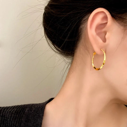 Orecchini A Cerchio In Rame Geometrici Rotondi A Costine Texturizzati Eleganti Design Di Nicchia Accessorio Di Moda Per Donne