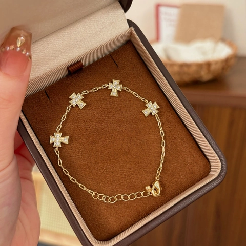 Bracelet Croix Élégant Pour Femme Chaîne En Cuivre Micro Incrusté Zircone Cubique Réglable Bijoux De Luxe Accessoire Minimaliste