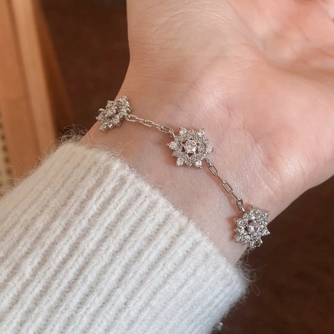 Snowflake Charm Bracelet Copper Micro Inlaid Zircon Delicate Adjustable Link Chain Jewelry Gift For Women Fashion Elegant