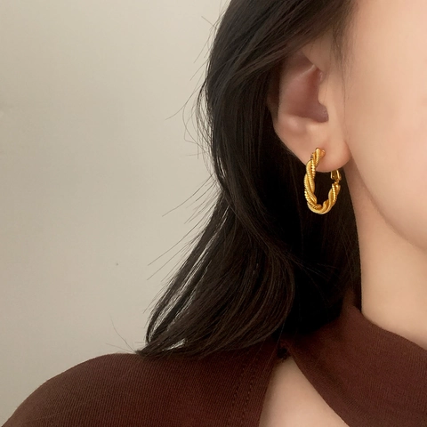 Geflochtene Creolen Geometrische Textur Retro Stil 18K Gold Versilbertes Kupfer Mode Schmuck Für Damen