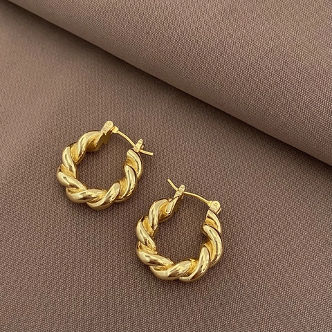 Gold Plated Copper Hoop Earrings Geometric Twisted Minimalist Chic Ear Buckles High-End Fashion For Women Daily Wear