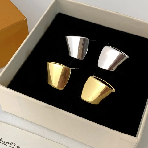 Pendientes De Botón De Metal Curvos Geométricos Pulido Espejo De Alto Brillo Diseño Minimalista Accesorio Para Mujer