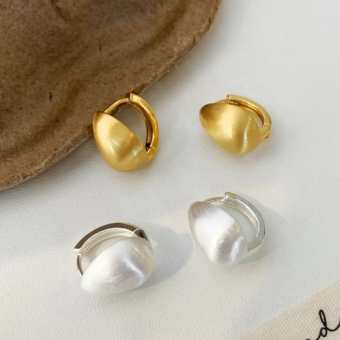 Orecchini A Cerchio A Forma Di Goccia D'acqua Rame Spazzolato Opaco Placcato Oro 18K Minimalista Elegante Donna